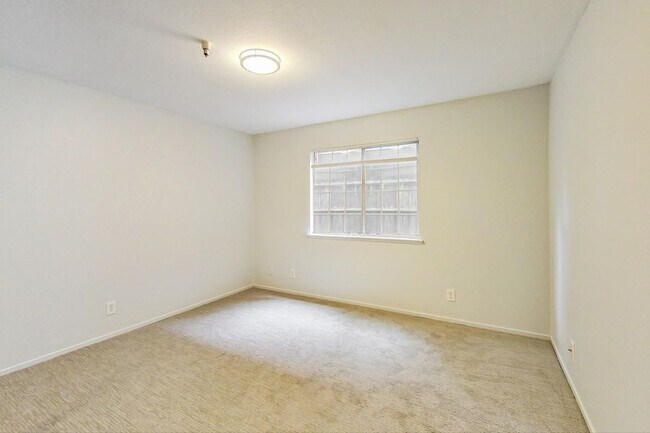 Building Photo - 1803 Sausal St