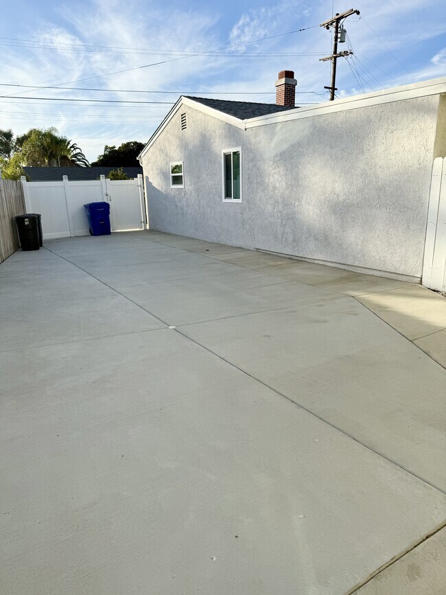 Building Photo - 4447 Hedionda Ct