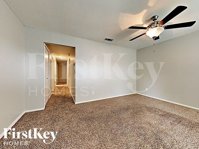 Building Photo - 4639 Nettleton Dr