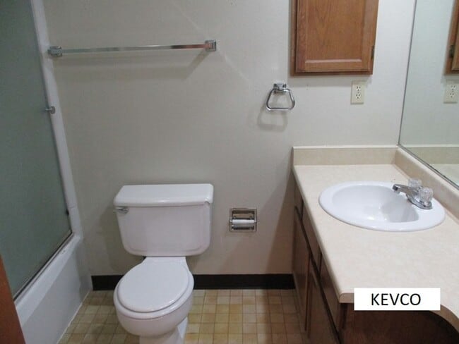 Building Photo - Second-Story Apartment Near Horsetooth!