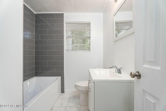 Building Photo - 2221 Commonwealth Ave