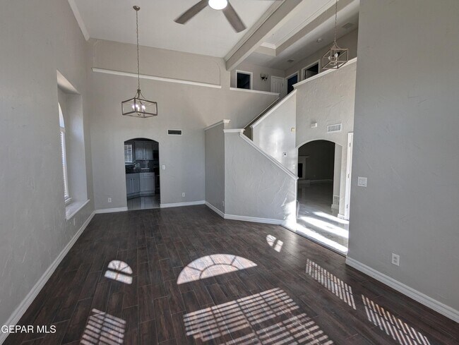 Building Photo - 636 Paseo De Flor Cir