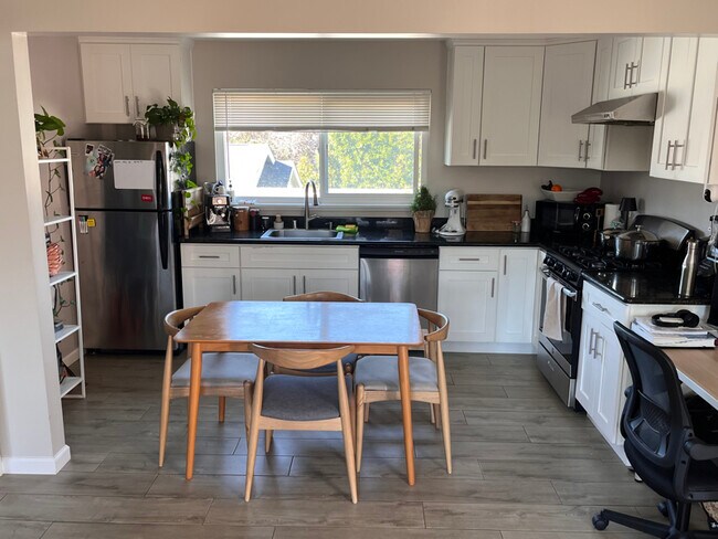 Building Photo - 2314 Tenth St