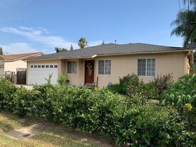 Building Photo - 1320 3 Ranch Rd