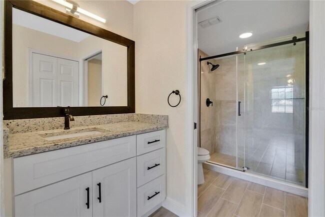 Building Photo - 13953 Fairway Island Dr