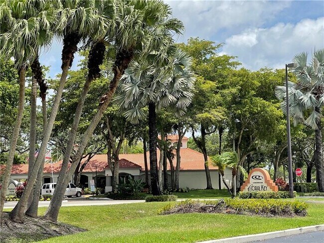 Building Photo - 3430 Pinewalk Dr N