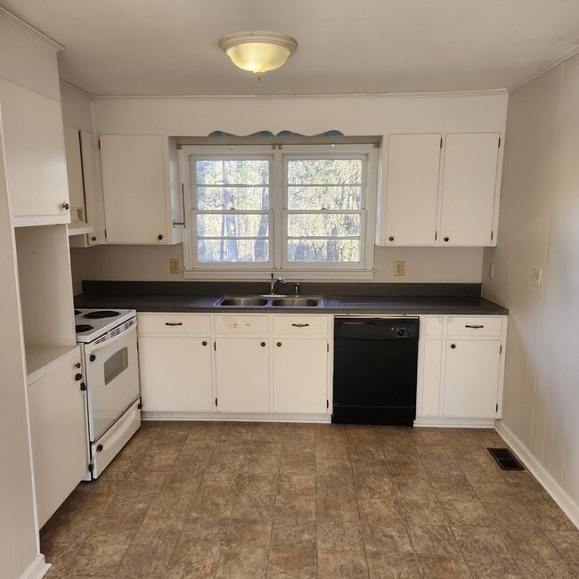 Building Photo - 60 Stallings Rd