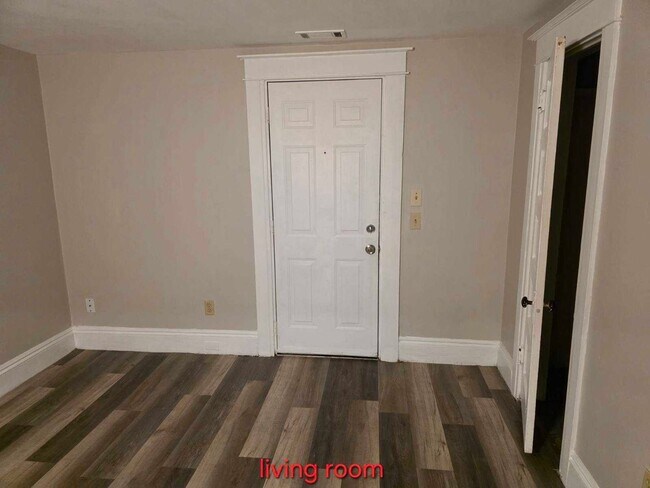 Building Photo - 1332 Poplar Pl