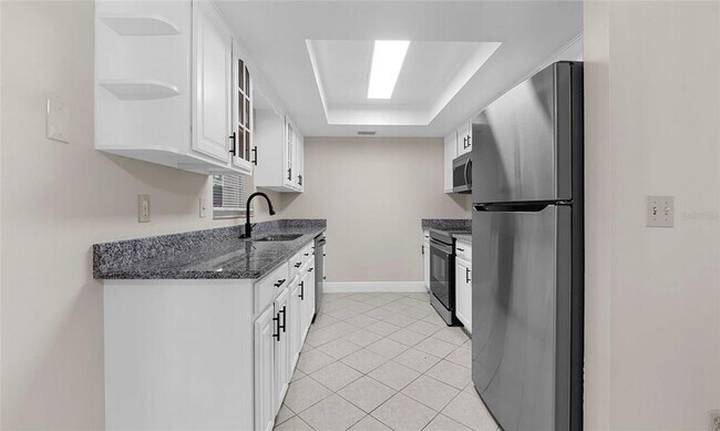 Building Photo - 14615 Daybreak Dr