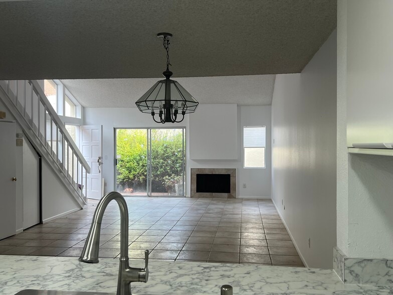 Spacious open plan living and dining area - 6248 Caminito Araya