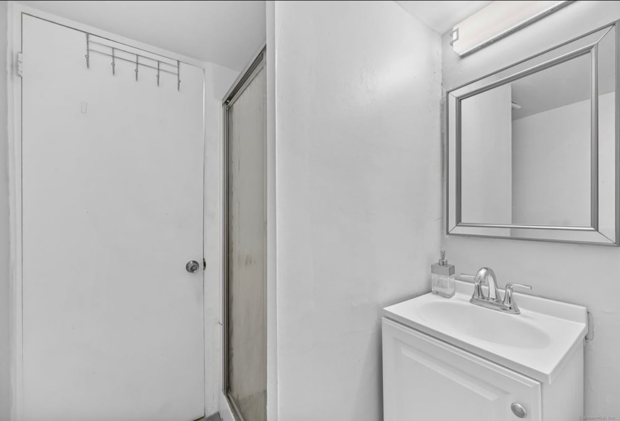 Building Photo - 115 Harborview Ave