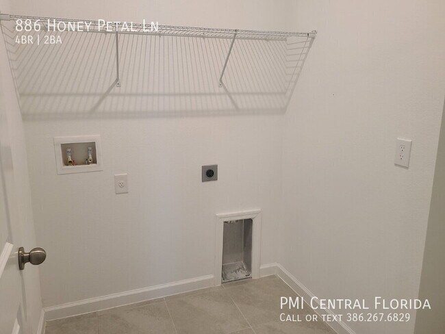 Building Photo - 886 Honey Petal Ln