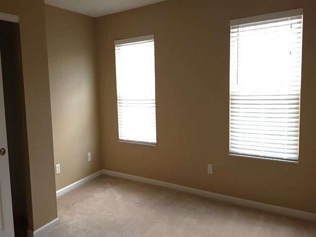 Building Photo - 5192 Summerset Dr