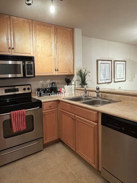 Building Photo - 11 Arbor Club Dr