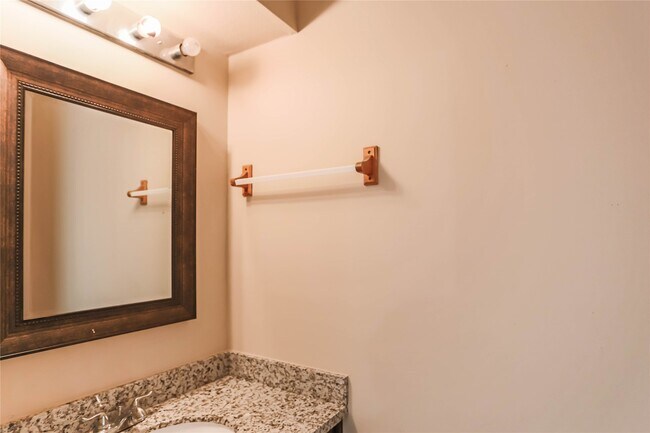 Building Photo - 9901 Sharpcrest St