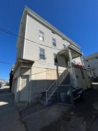 Building Photo - 11 Davis St