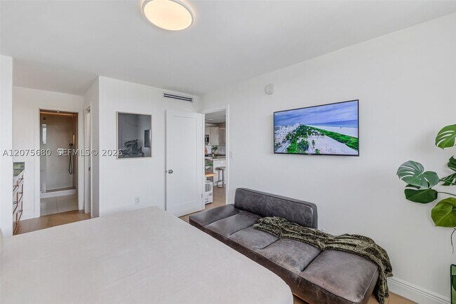 Building Photo - 401 Ocean 903