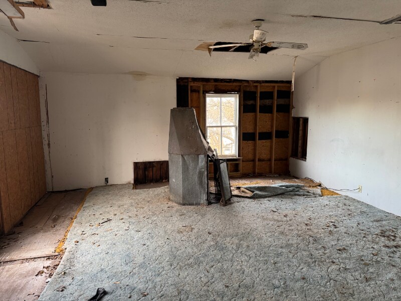 Building Photo - 112 S B St