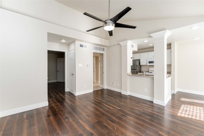 Building Photo - 3231 Allen Pkwy