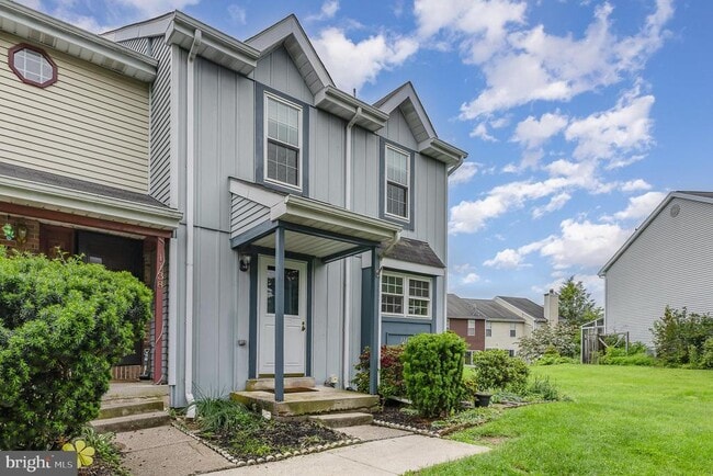 Building Photo - 1140 Hedgerow Ln