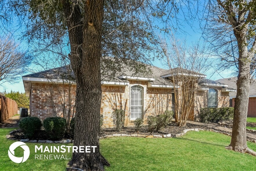 Building Photo - 1017 Glencrest Dr