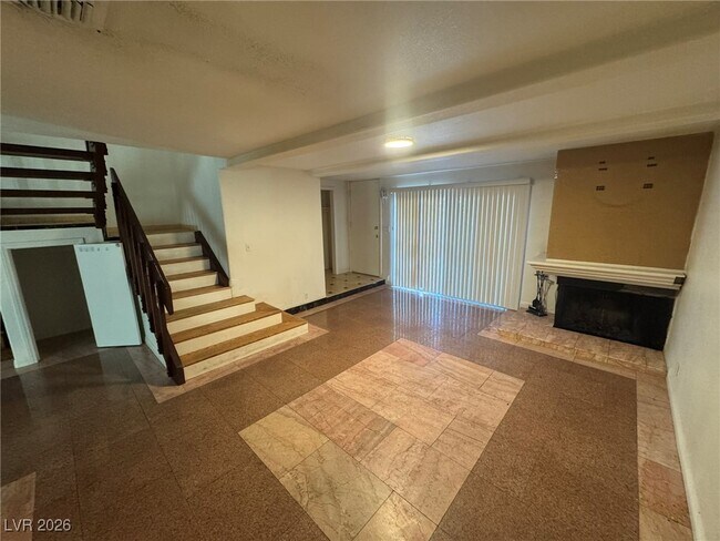 Building Photo - 518 Delfern Ln