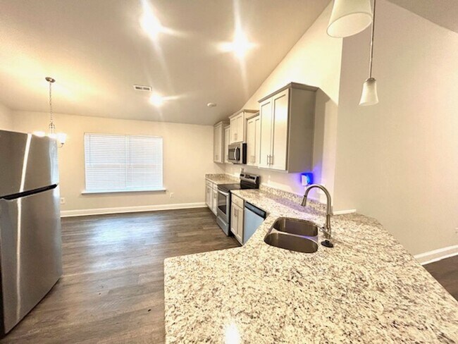 Building Photo - Beautiful 4 Bedroom 2 Bath Home! $300 OFF ...