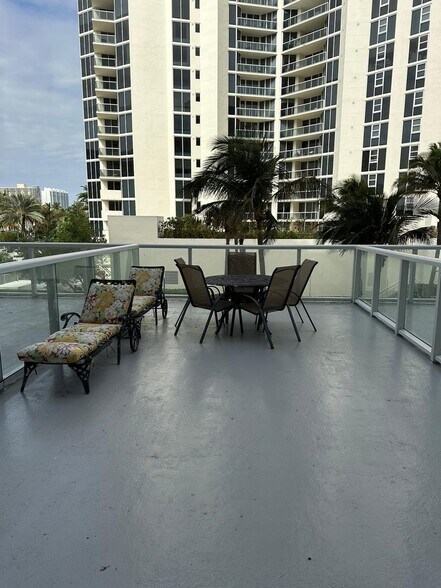 Building Photo - 19201 Collins Ave