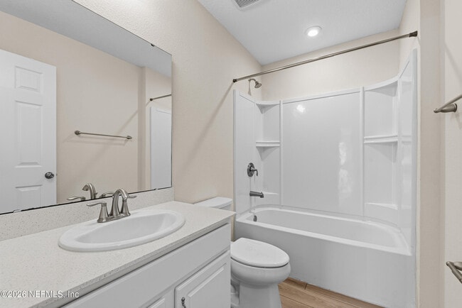 Building Photo - 565 Chandler Dr