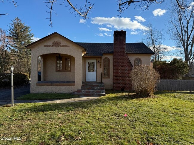 Primary Photo - 152 E State St