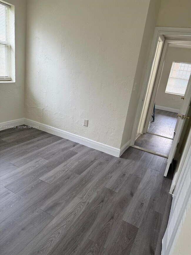 Building Photo - 4721 NW 33rd Ave