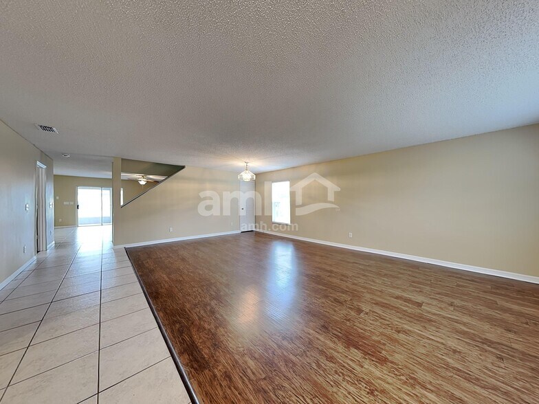 Building Photo - 850 Woodvale St