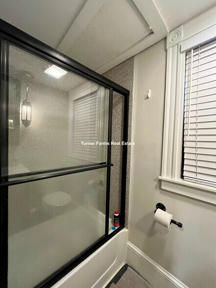 Building Photo - 1520 Tremont St