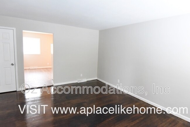 Building Photo - 1109 S Appleton Ave