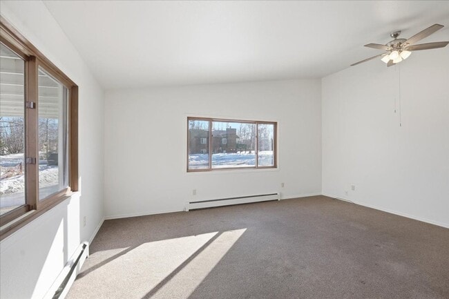 Building Photo - 900 N Wesglenn Cir