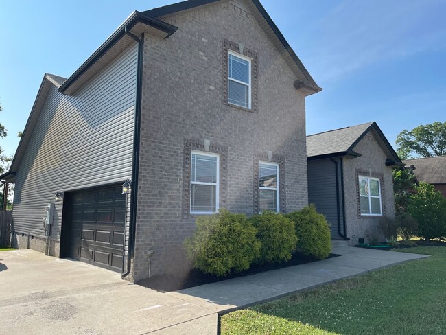 Building Photo - 987 Promenade Dr