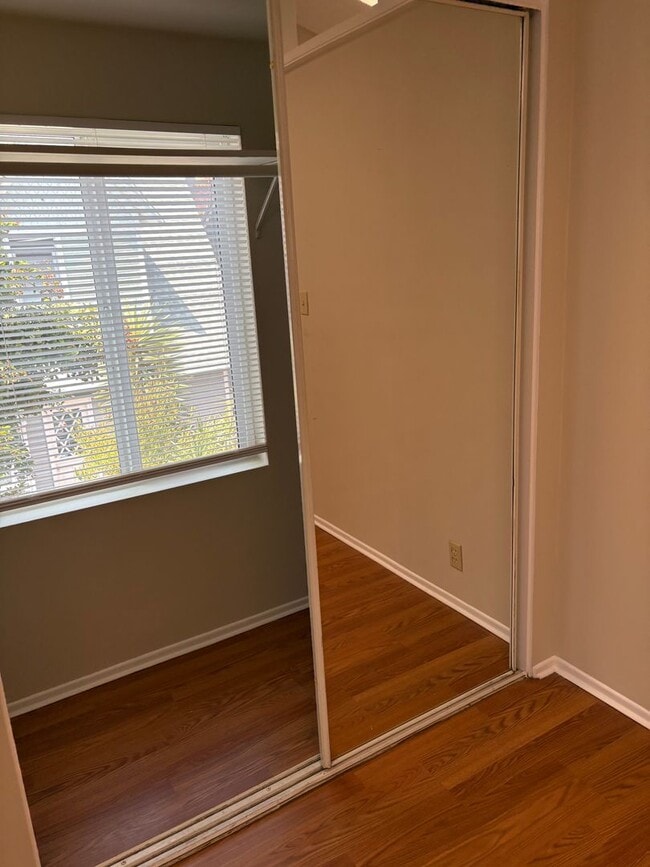 Building Photo - $1,895- ALL UTILITIES INCLUDED- BEAUTIFUL ...