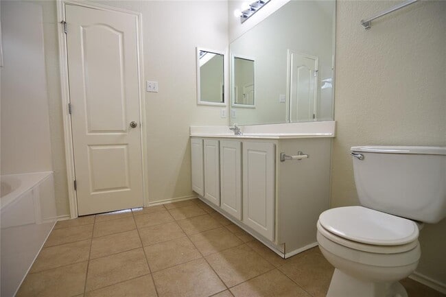 Building Photo - 2413 Rachel Ct