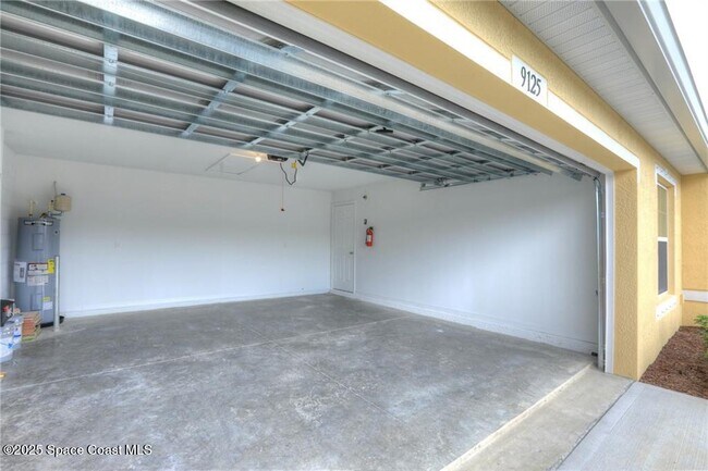 Building Photo - 9125 101st Ave