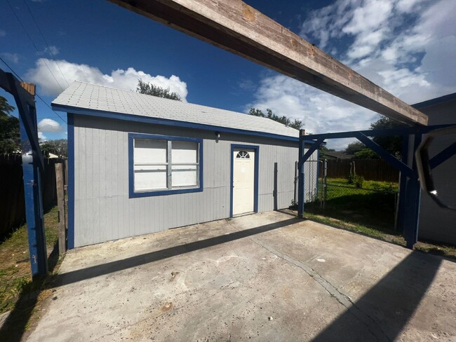 Building Photo - 4319 Carroll Ln