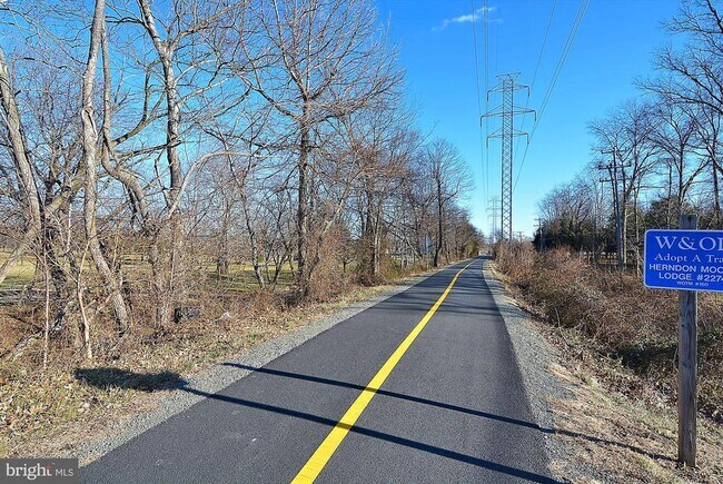 Building Photo - 13358 Sherwood Park Ln