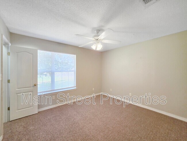 Building Photo - 1638 Dee's Rd