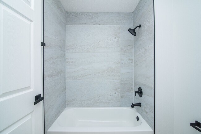 Building Photo - 1101 Scheidel Ct