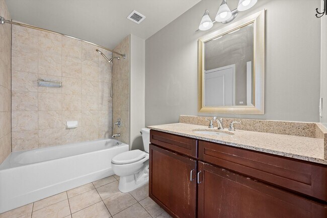 Building Photo - Downtown Living