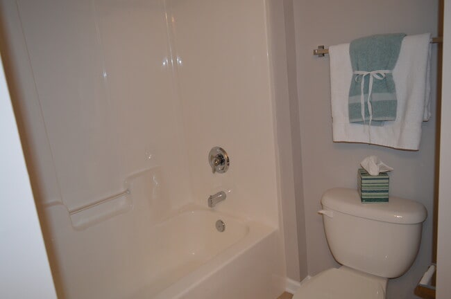 Building Photo - 15609 Troubadour Ln