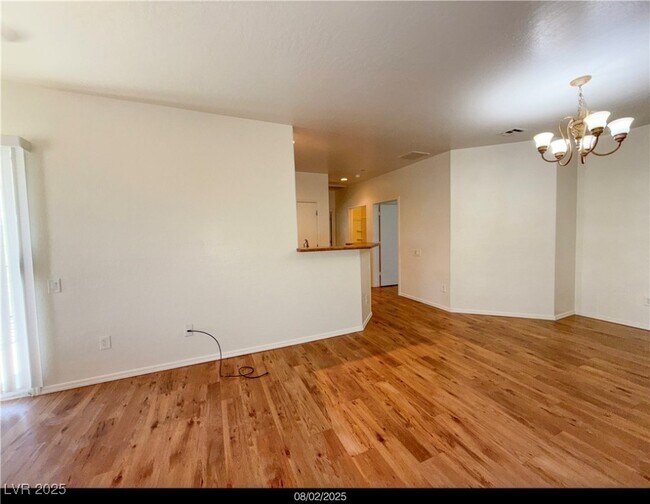 Building Photo - 6868 Sky Pointe Dr