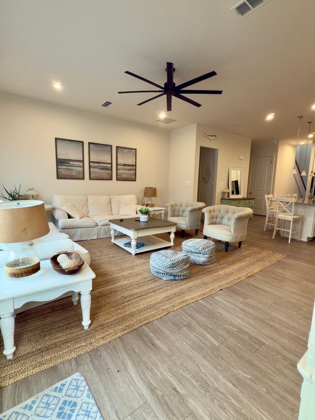 Building Photo - 37 Beach Club Ave