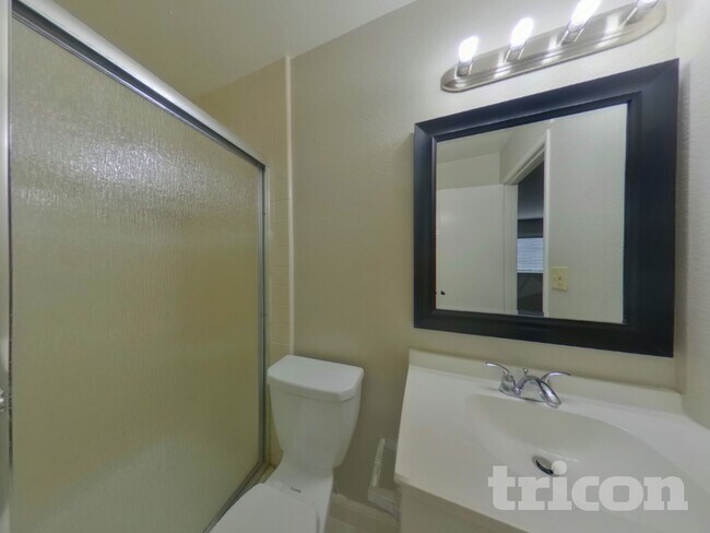 Building Photo - 520 Eider Ln