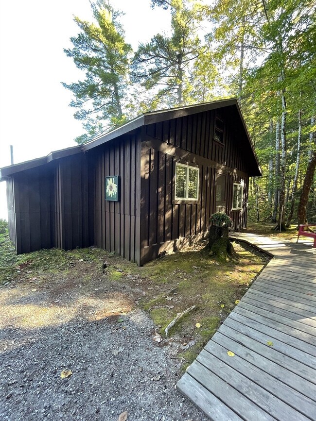 Building Photo - 689 Peabody Pond Rd