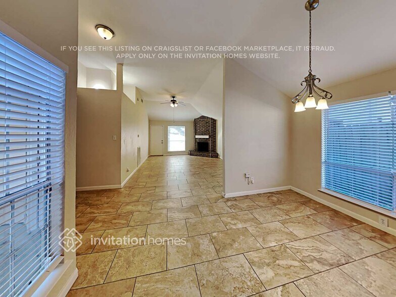 Building Photo - 19607 Lake Hollow Ln